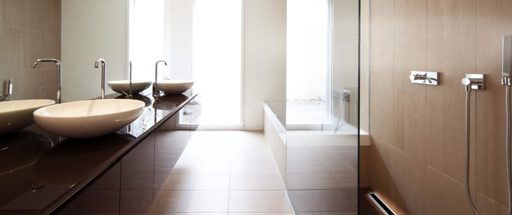 Slivnik Confluo Premium LINE 550 crno staklo